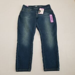 Signature Levi Strauss Totally Shaping Pull-On Skinny Jeans 16S NWT
